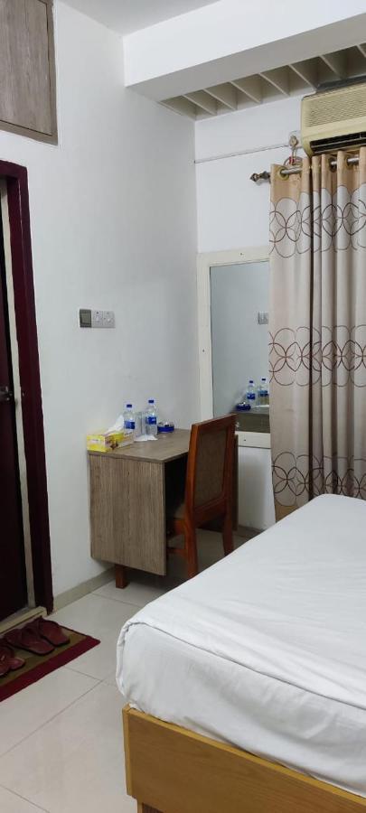 Hotel Blue Castle Dhaka Bagian luar foto