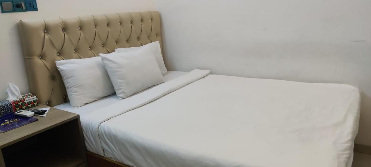 Hotel Blue Castle Dhaka Bagian luar foto