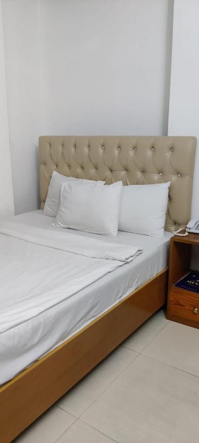 Hotel Blue Castle Dhaka Bagian luar foto