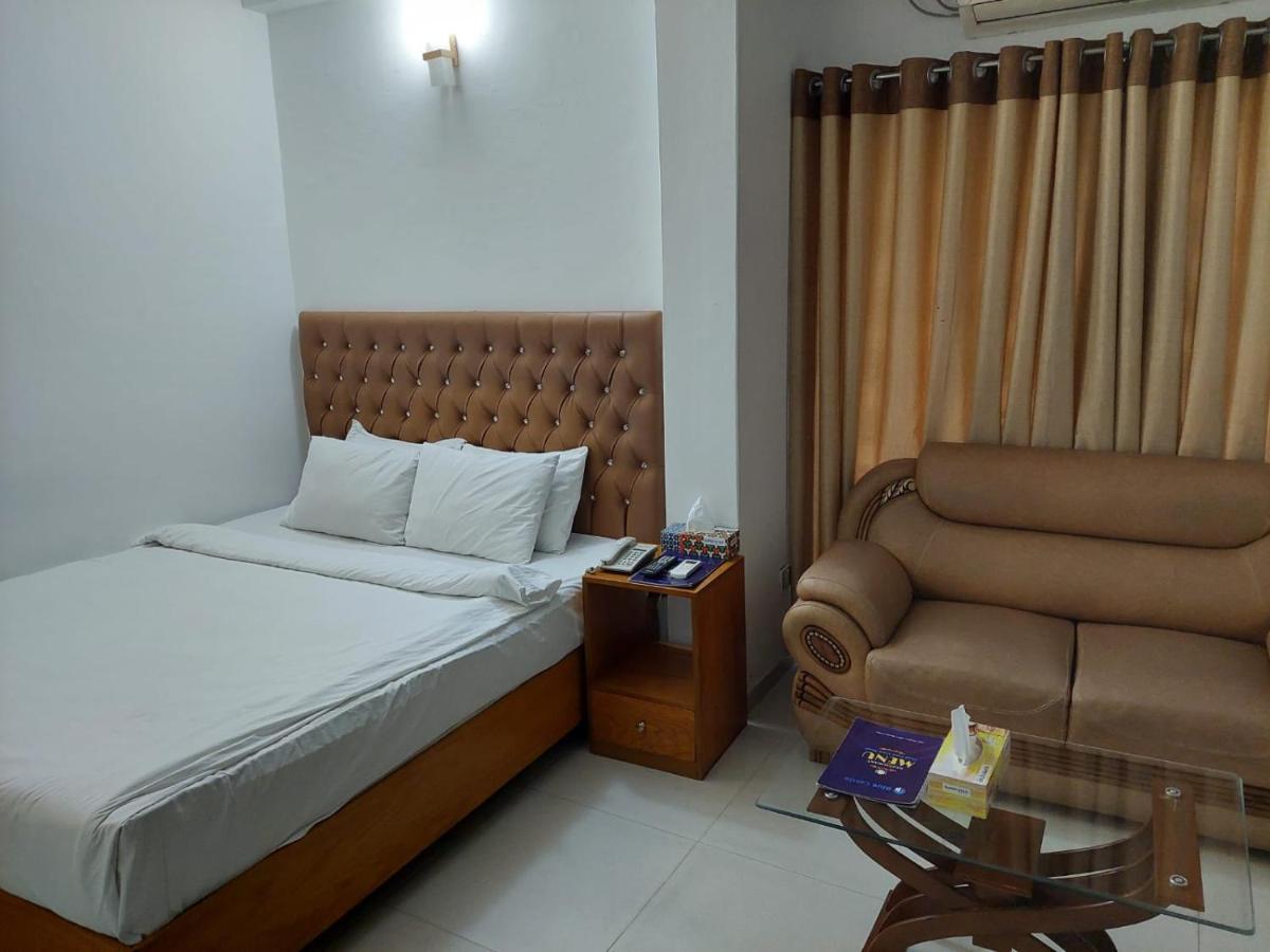 Hotel Blue Castle Dhaka Bagian luar foto