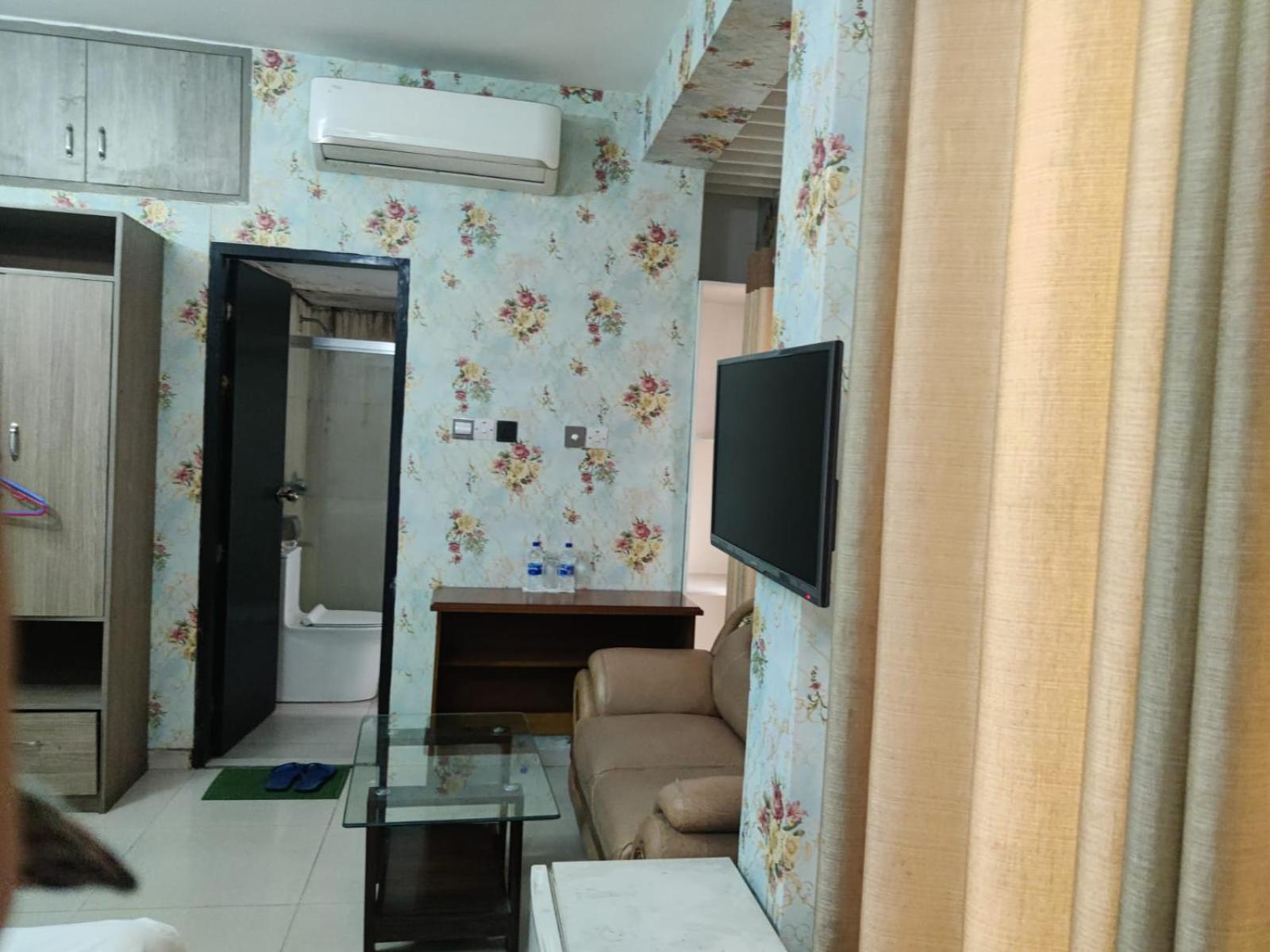 Hotel Blue Castle Dhaka Bagian luar foto