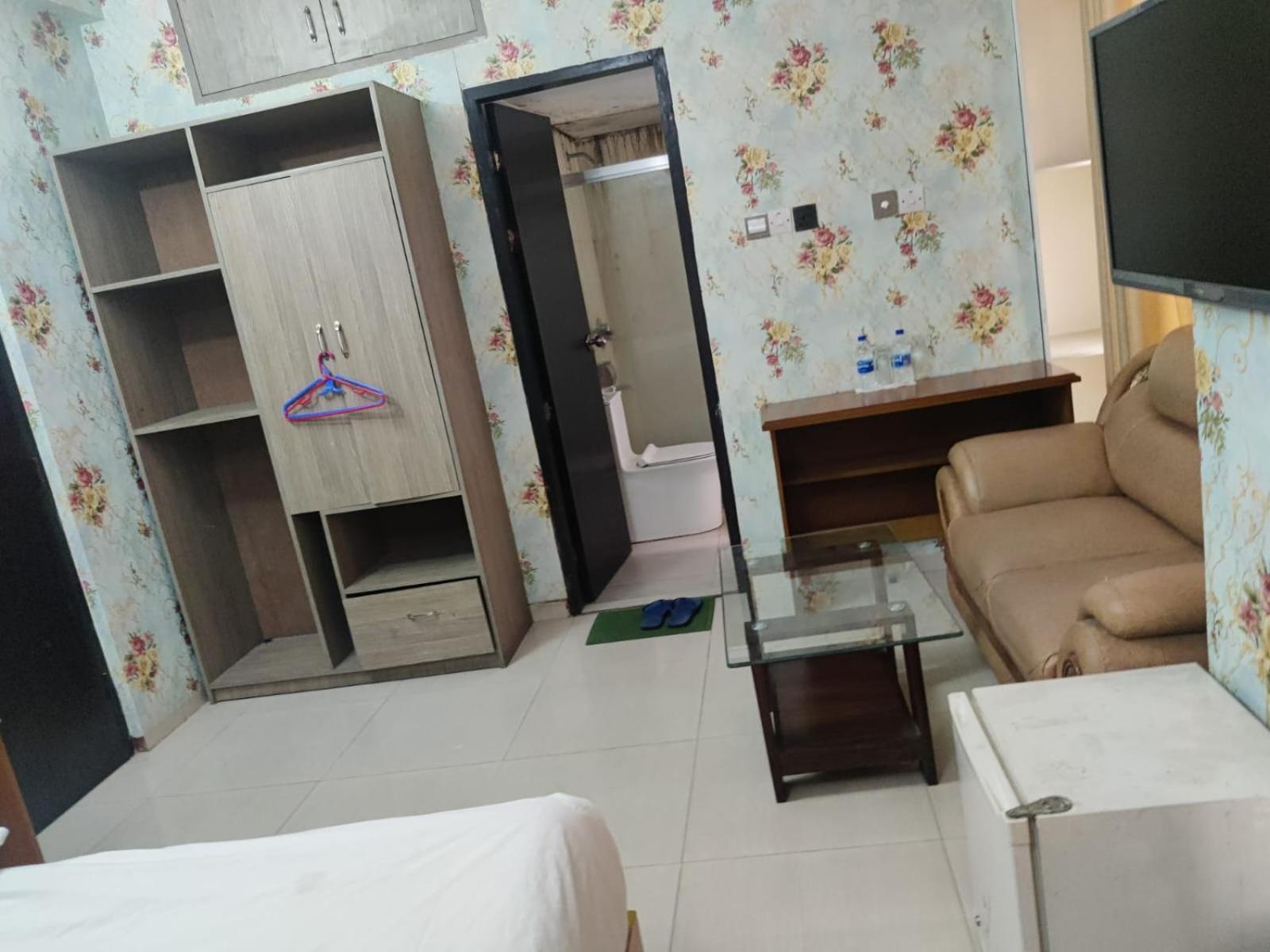 Hotel Blue Castle Dhaka Bagian luar foto