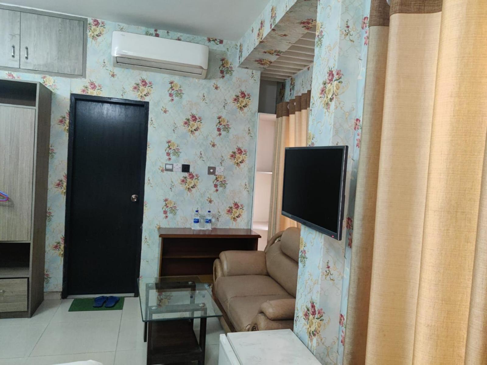 Hotel Blue Castle Dhaka Bagian luar foto
