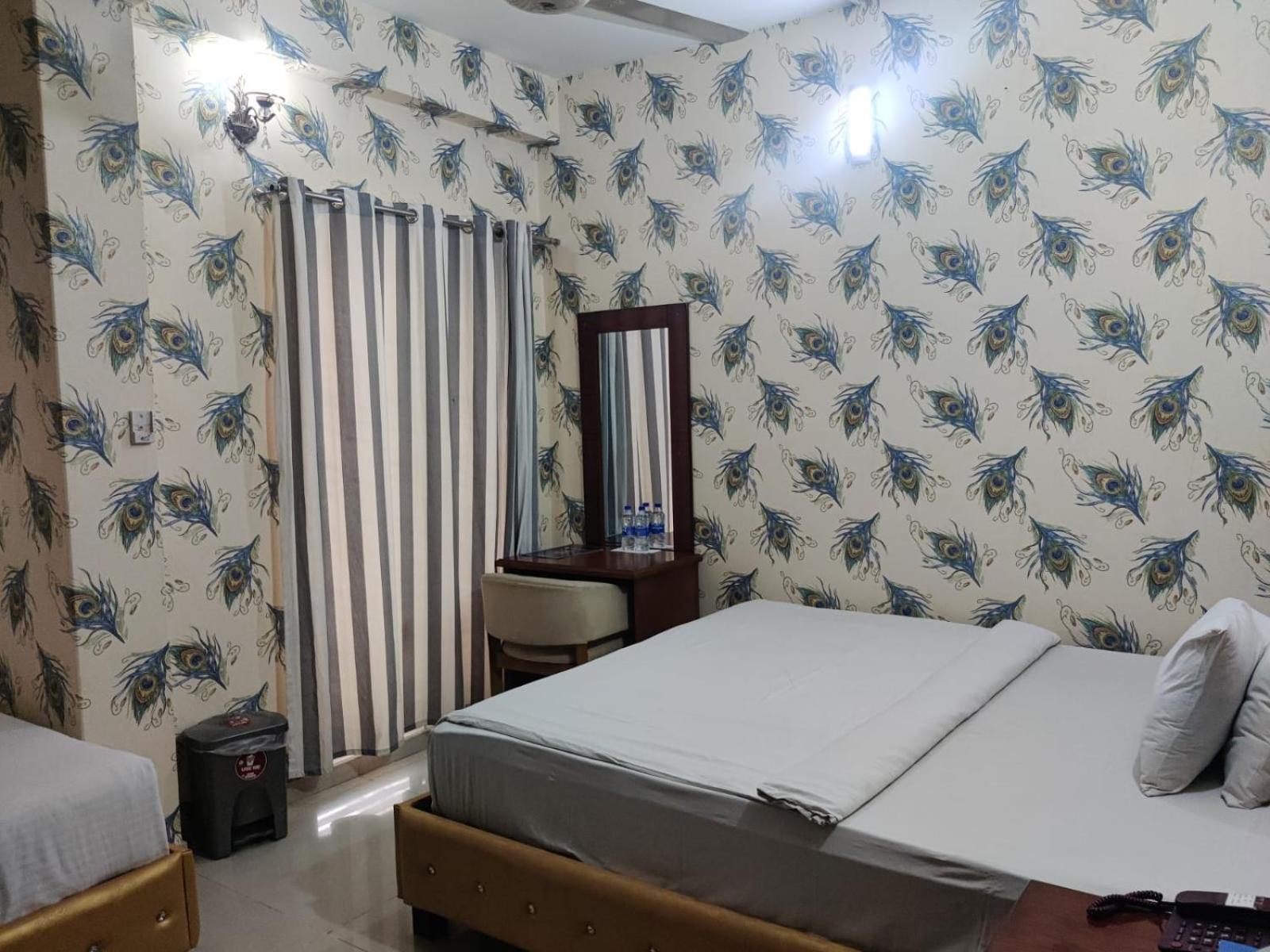 Hotel Blue Castle Dhaka Bagian luar foto