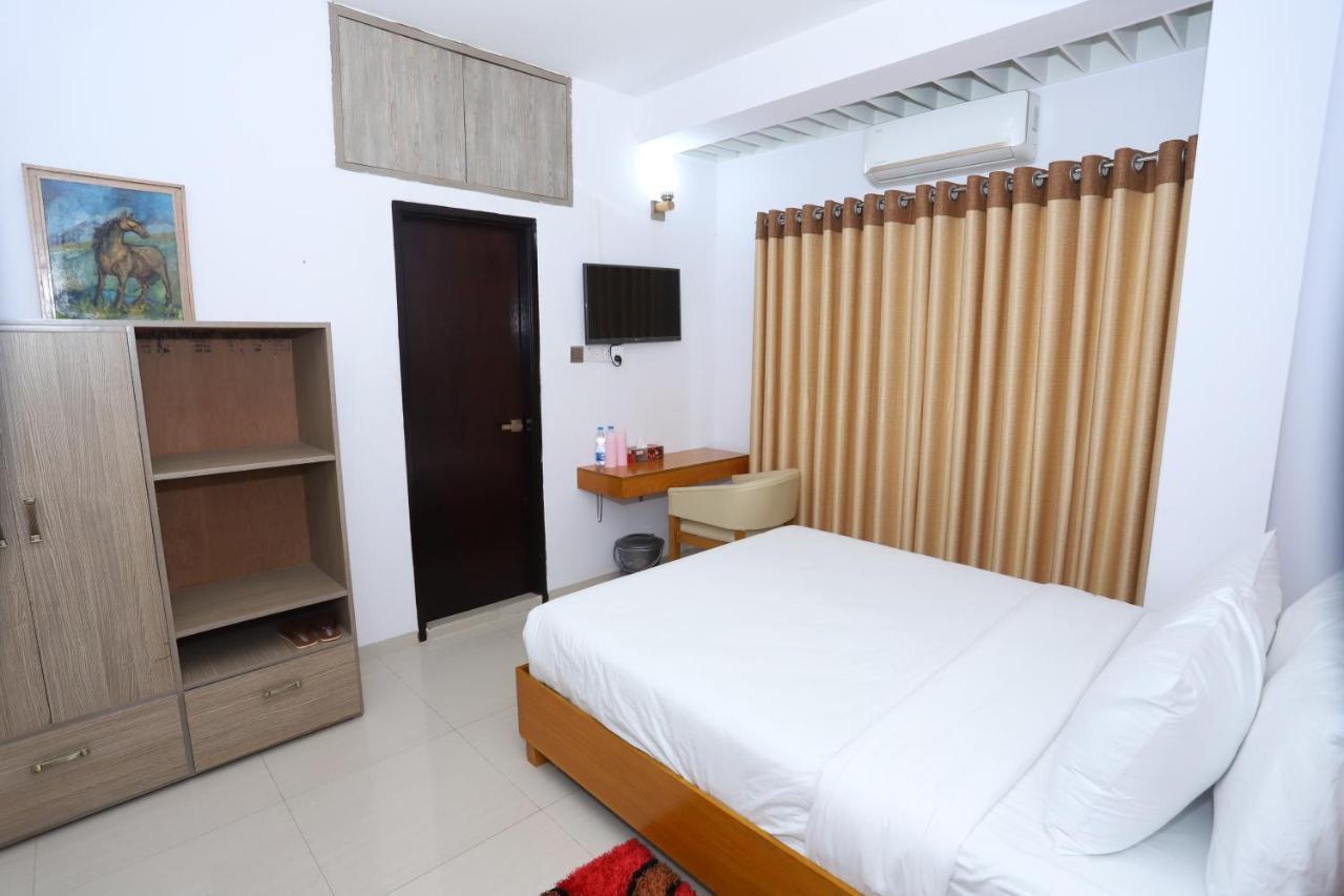 Hotel Blue Castle Dhaka Bagian luar foto