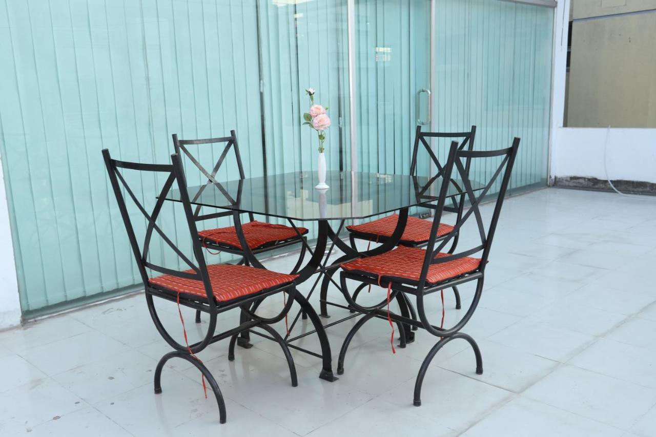 Hotel Blue Castle Dhaka Bagian luar foto
