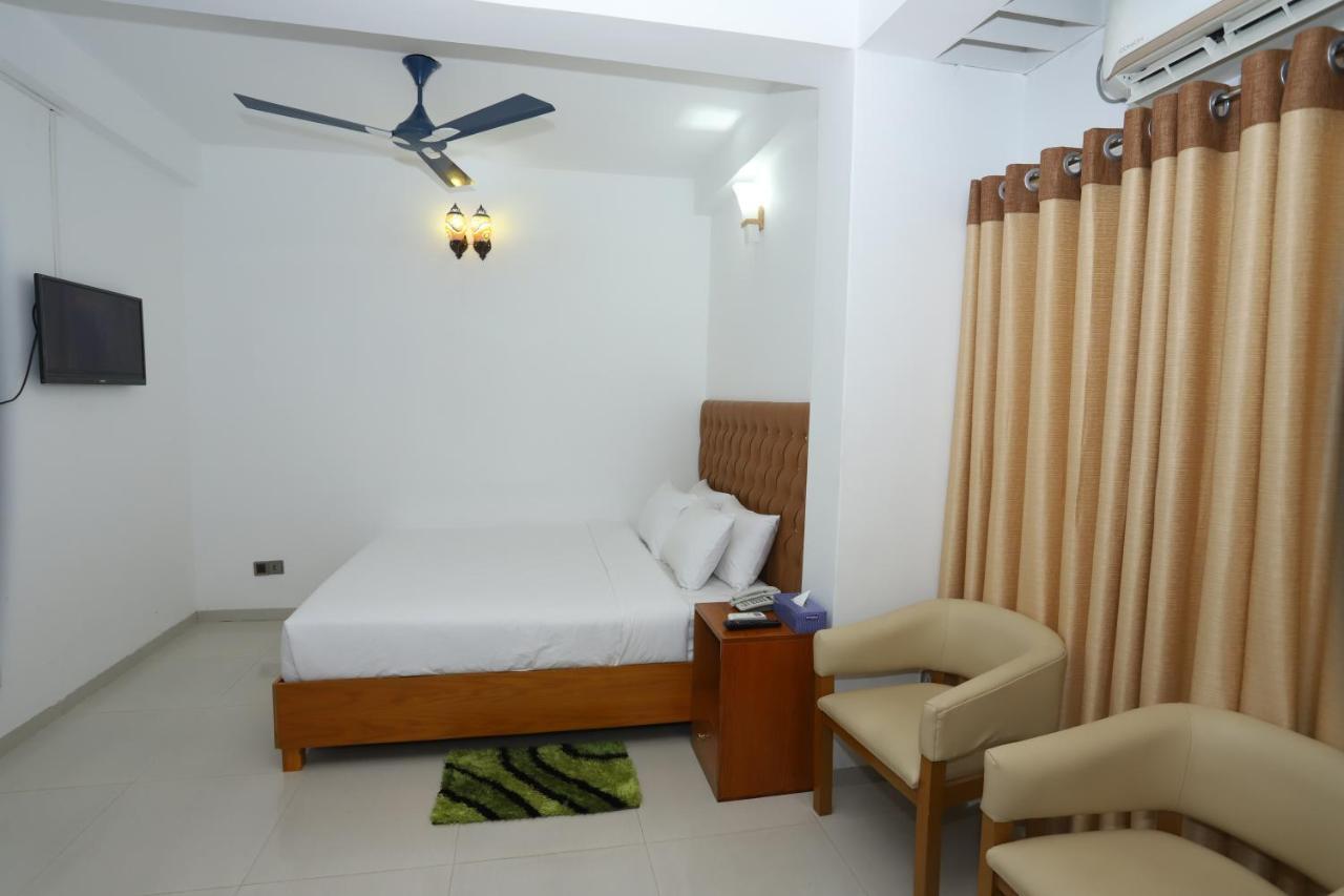 Hotel Blue Castle Dhaka Bagian luar foto